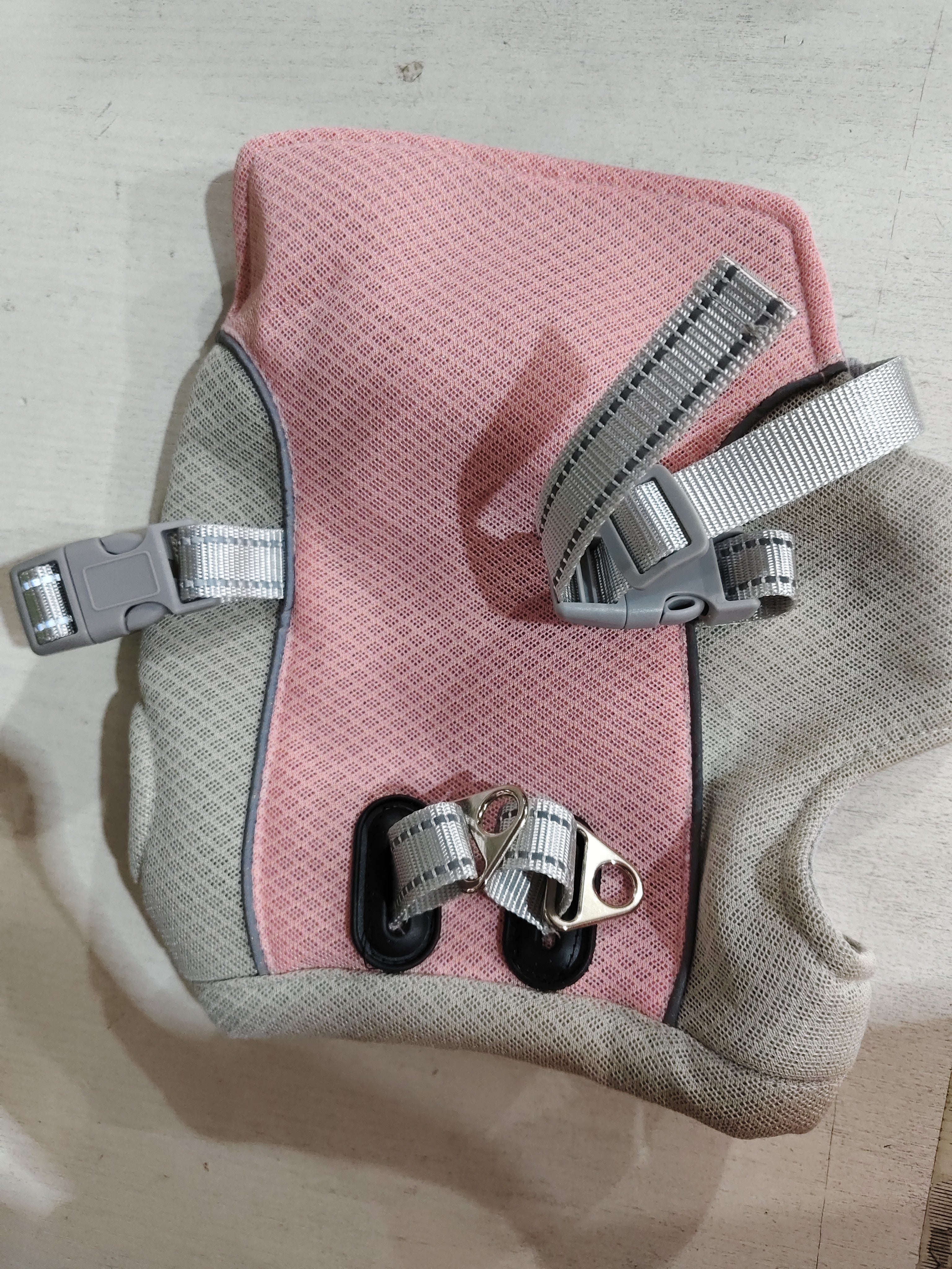 Paws & Oasis Cooling Vest – front view on dog